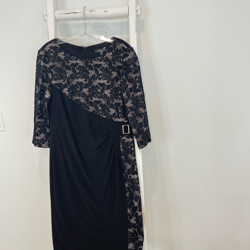 R&M Richard’s Black Dress/Partial Lace Overlay/Black & Gold Buckle (NWOT)